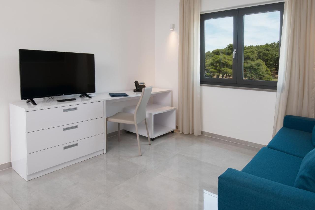 Aparthotel Punta Blu - Pool & Spa プレマントゥーラ エクステリア 写真
